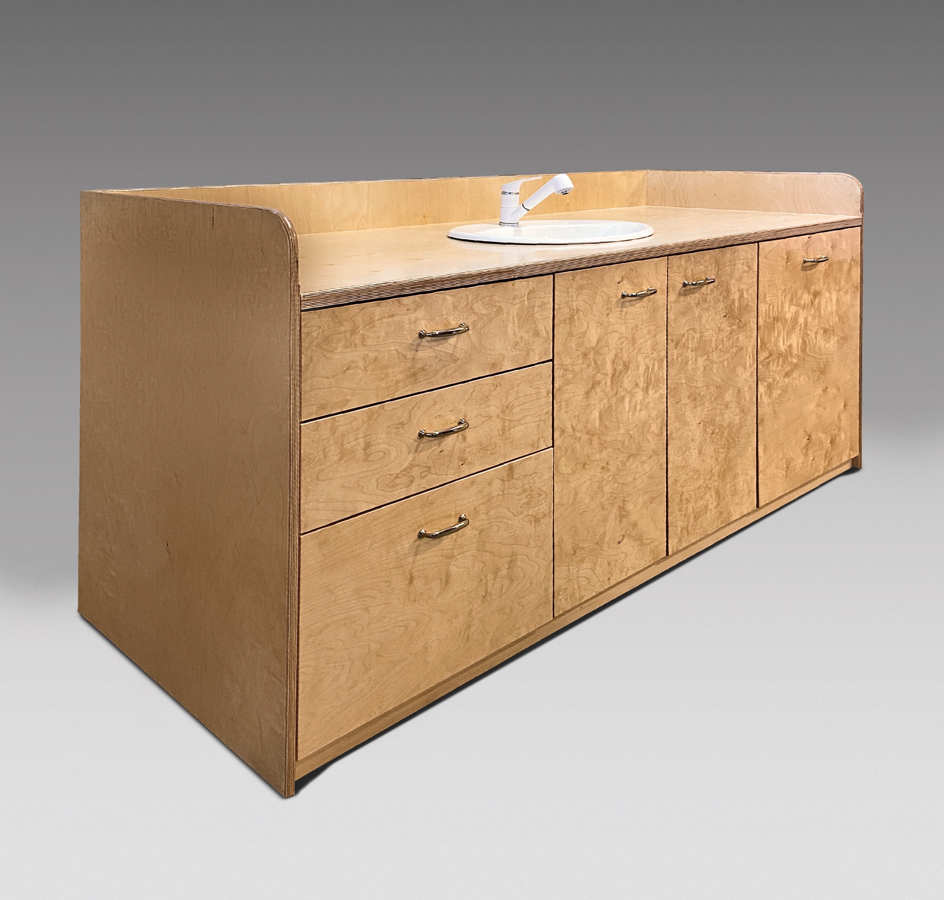 2-seater changing unit with basin